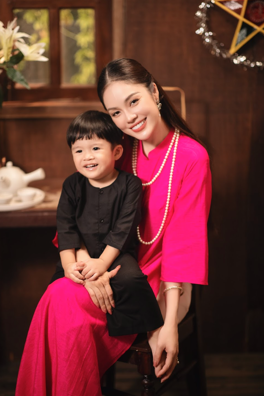 Dương Cẩm Lynh sau khi bị tố nợ nần: "Vì con, tôi làm việc với cường độ gấp 3-4 lần ngày xưa" - Ảnh 5. Dương Cẩm Lynh sau khi bị tố nợ nần: "Vì con, tôi làm việc với cường độ gấp 3-4 lần ngày xưa" - Ảnh 5.