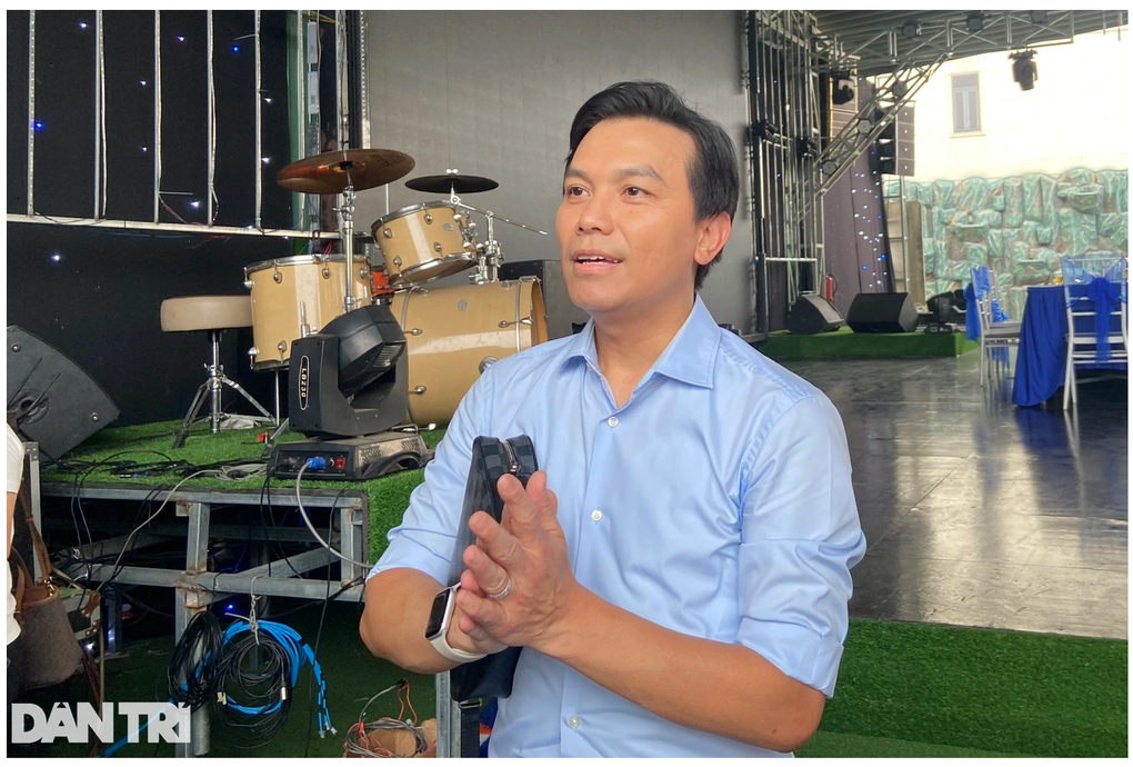 Mạnh Quỳnh: "Họ không chấp nhận tôi song ca với ai khác ngoài Phi Nhung" - Ảnh 3.