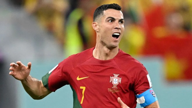 Ronaldo muốn thi đấu đến năm 42 tuổi ảnh 1