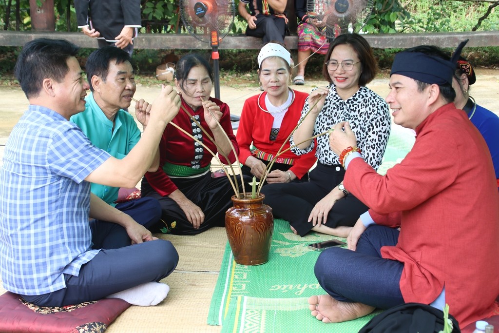 “Khám phá nét ẩm thực dân tộc” tại Làng Văn hóa - Du lịch các dân tộc Việt Nam