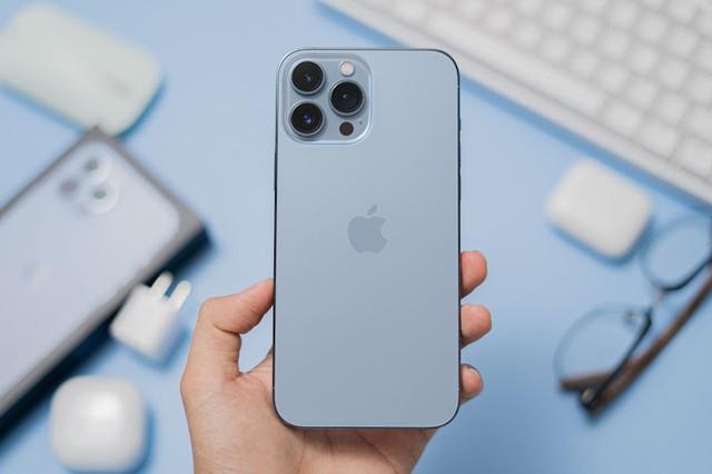 iPhone 11, 12, 13, 14 giảm giá kịch sàn: Mẫu nào đáng mua nhất? - Ảnh 4.