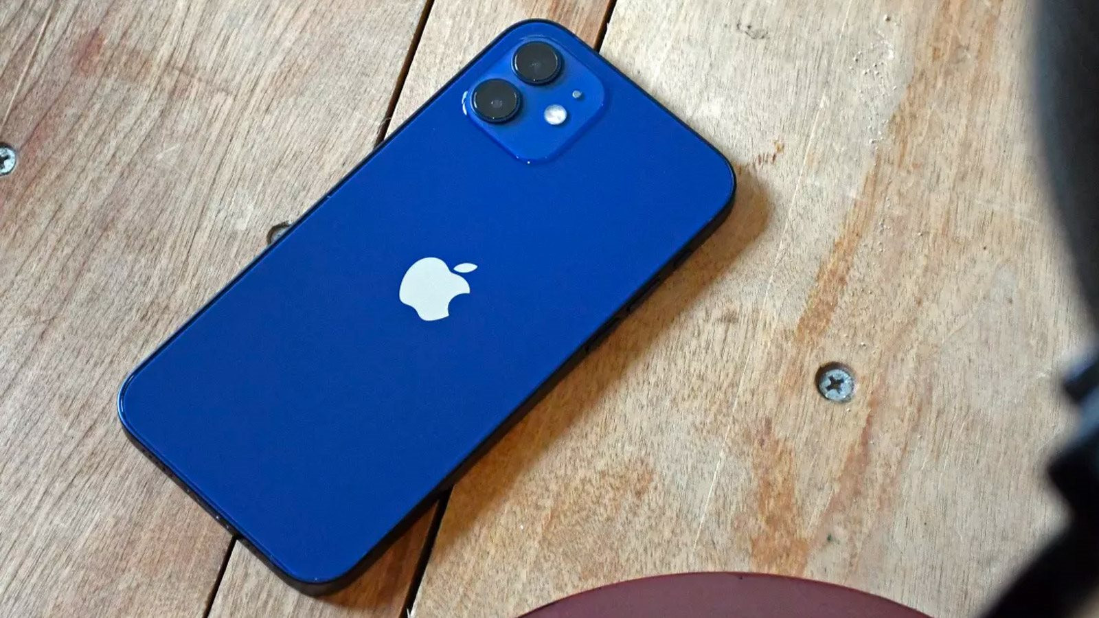 Giá iPhone 11, 12 mới nhất: Giảm kỷ lục, có loại còn được coi là 'vua giá rẻ' ở Việt Nam - Ảnh 4.