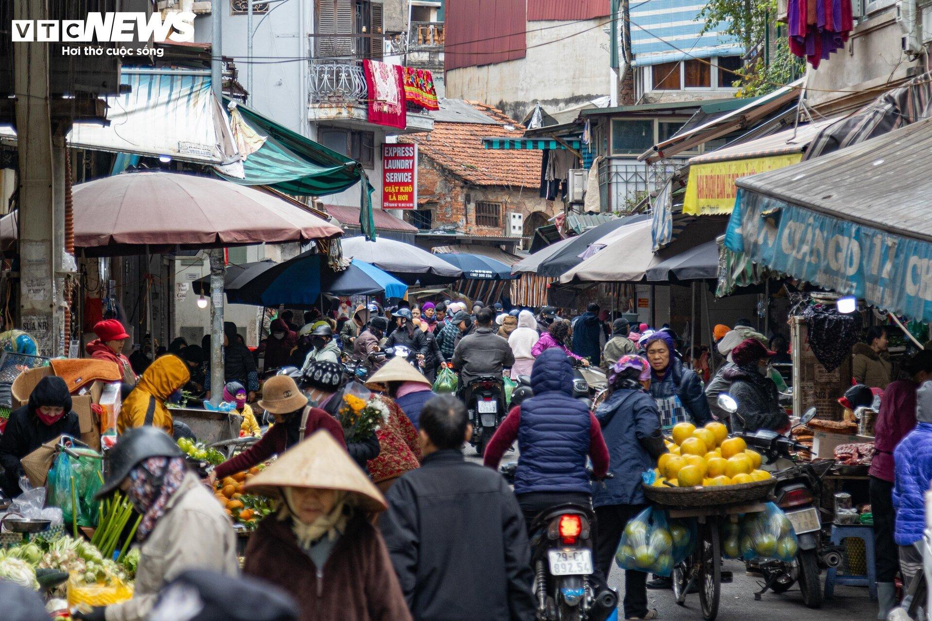 Người Hà Nội sắm lễ cúng rằm cuối cùng năm Quý Mão trong giá rét - Ảnh 20.