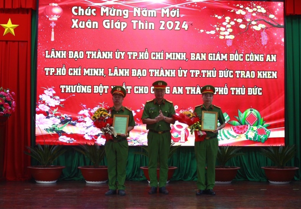 Khen thưởng lực lượng phá án giết người gây rúng động ở thành phố Thủ Đức