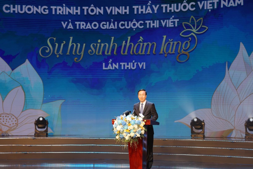 Chủ tịch nước Võ Văn Thưởng phát biểu tại Chương trình Tôn vinh Thầy thuốc Việt Nam.