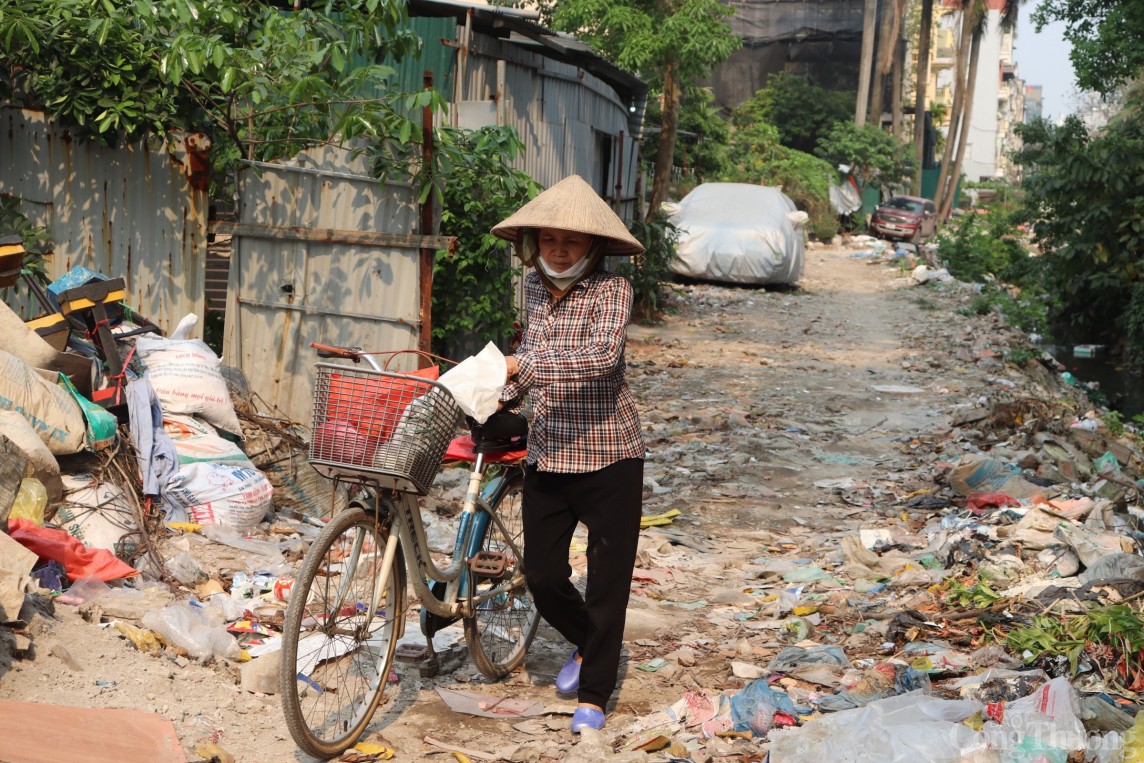 Dự án mương Kẻ Khế chậm tiến độ hàng chục năm, người dân khốn khổ sống chung với ô nhiễm