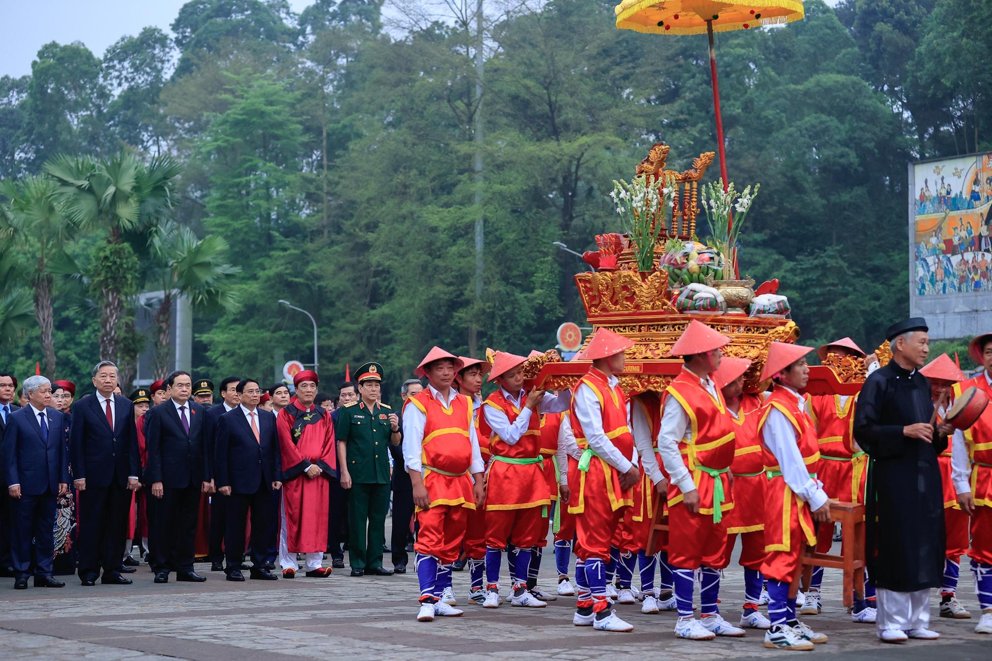 Thủ tướng Phạm Minh Chính dự lễ dâng hương Giỗ Tổ Hùng Vương