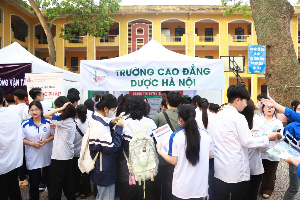 Miễn, giảm 70% học phí cùng nhiều chính sách học bổng cho sinh viên