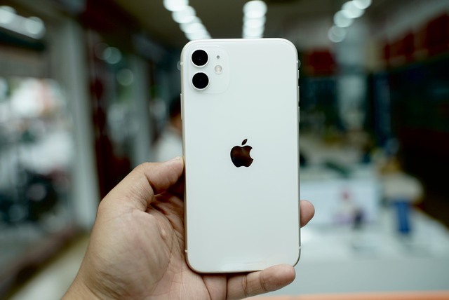 Giá iPhone cũ rẻ nhất thị trường: iPhone 11, iPhone 12 Pro Max, iPhone 13 Pro Max rẻ chưa từng có, bất ngờ nhất là giá iPhone 11 - Ảnh 2.