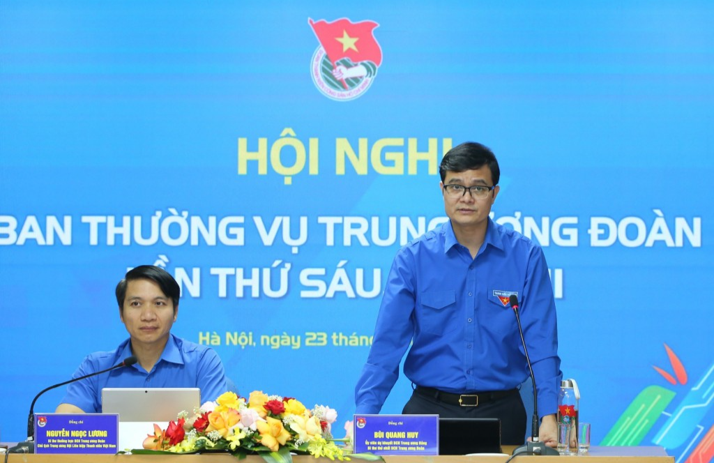 Đồng chí Bùi Quang Huy, Ủy viên dự khuyết Ban Chấp hành Trung ương Đảng, Bí thư Thứ nhất Ban Chấp hành Trung ương Đoàn và đồng chí Nguyễn Ngọc Lương, Bí thư Thường trực Ban Chấp hành Trung ương Đoàn, Chủ tịch Trung ương Hội Liên hiệp Thanh niên Việt Nam chủ trì hội nghị