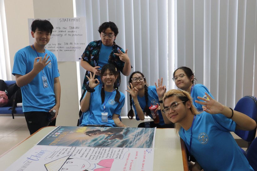 Nhóm sinh viên Trường Singapore Polytechnic và Trường ĐH Bách khoa, ĐH Đà Nẵng đề xuất ý tưởng workshop du lịch văn hóa để phát triển và bảo tồn làng nghề Tân An (Sơn Trà, TP Đà Nẵng).