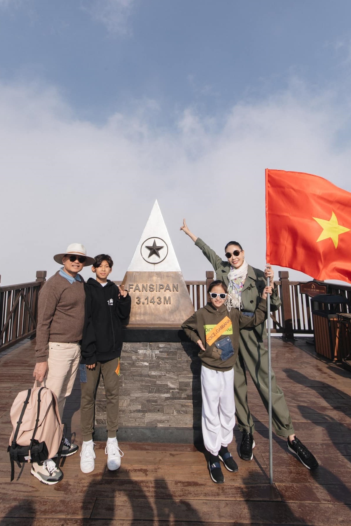 Sao Việt nghỉ lễ 5 ngày: Đàm Thu Trang, Phương Oanh khoe địa điểm nghỉ dưỡng 'không ai ngờ'- Ảnh 9.