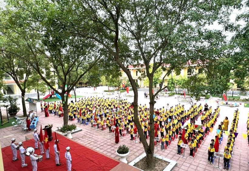 Cảnh quan môi trường sư phạm trường Tiểu học Sơn Lôi B khang trang, Xanh - Sạch - Đẹp.