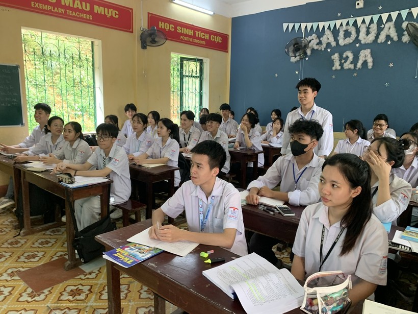 Trong khó khăn, Trường THPT Trần Nhật Duật đã nỗ lực dạy tốt, học tốt.