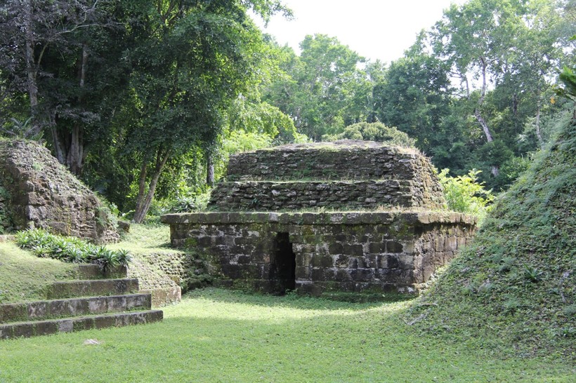 Di tích nhà tắm hơi cổ tại Guatemala.