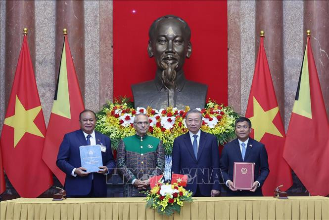 news.vnanet.vn-data-articles-2024-08-01-7515027-_vna_potal_chu_tich_nuoc_to_lam_hoi_dam_voi_tong_thong_timor-leste_stand.jpg