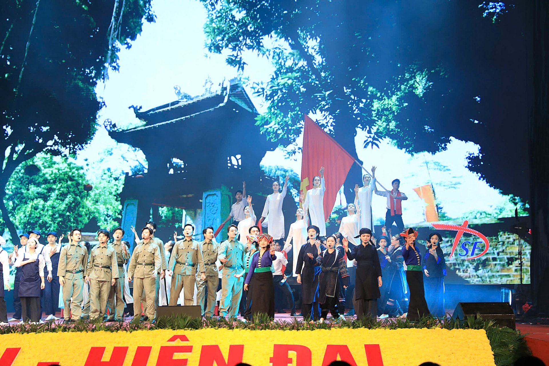 chuong trinh nghe thuat dac biet thu do 70 nam  ban hung ca hinh 1