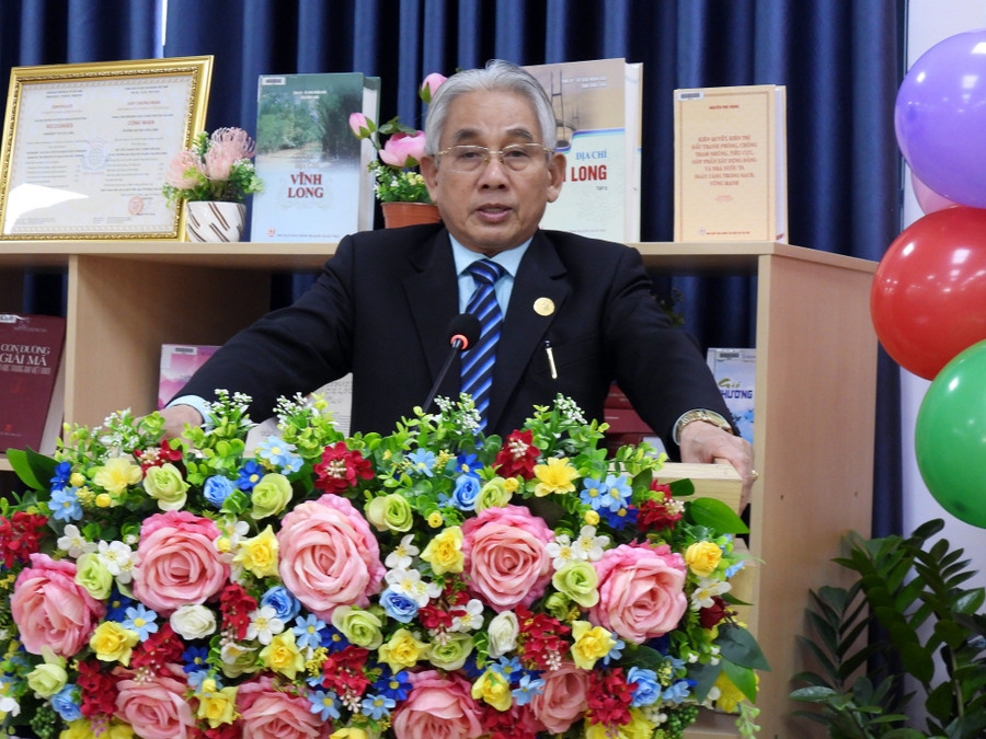 PGS.TS Lương Minh Cừ - Hiệu trưởng Trường ĐH Cửu Long phát biểu tại buổi lễ. dhcl-khong-gian-an-do-2-8480.jpg