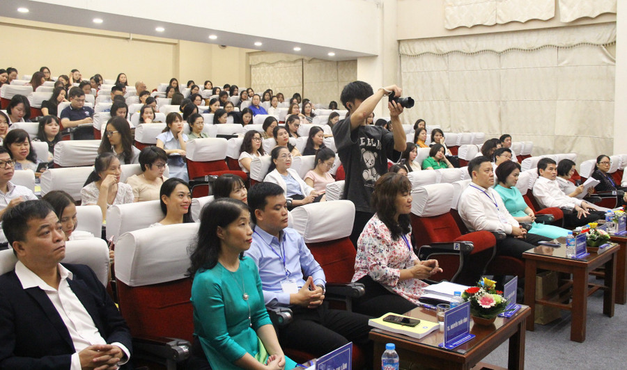 Các đại biểu, chuyên gia, nhà khoa học tham dự hội thảo. img-6204-3094.jpg