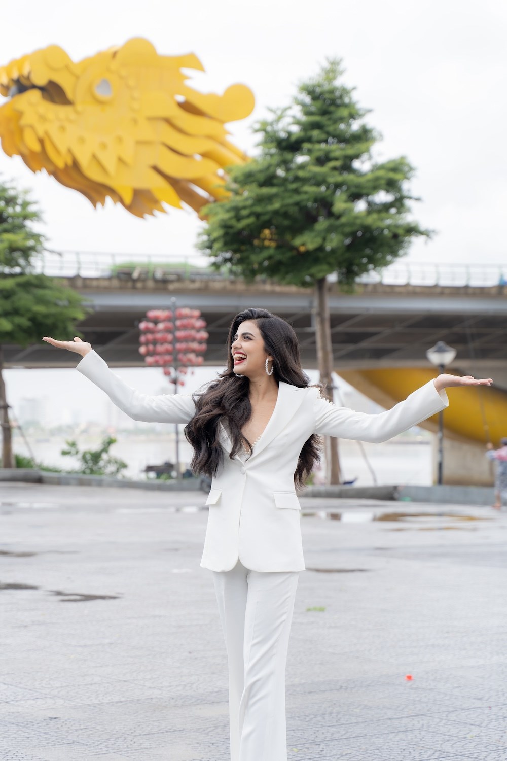hoa hau hoan vu an do rhea singha den da nang de quang ba du lich hinh 2