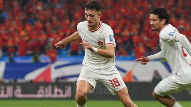 Tiền vệ Ivar Jenner trong màu áo tuyển Indonesia. indonesia.jpg