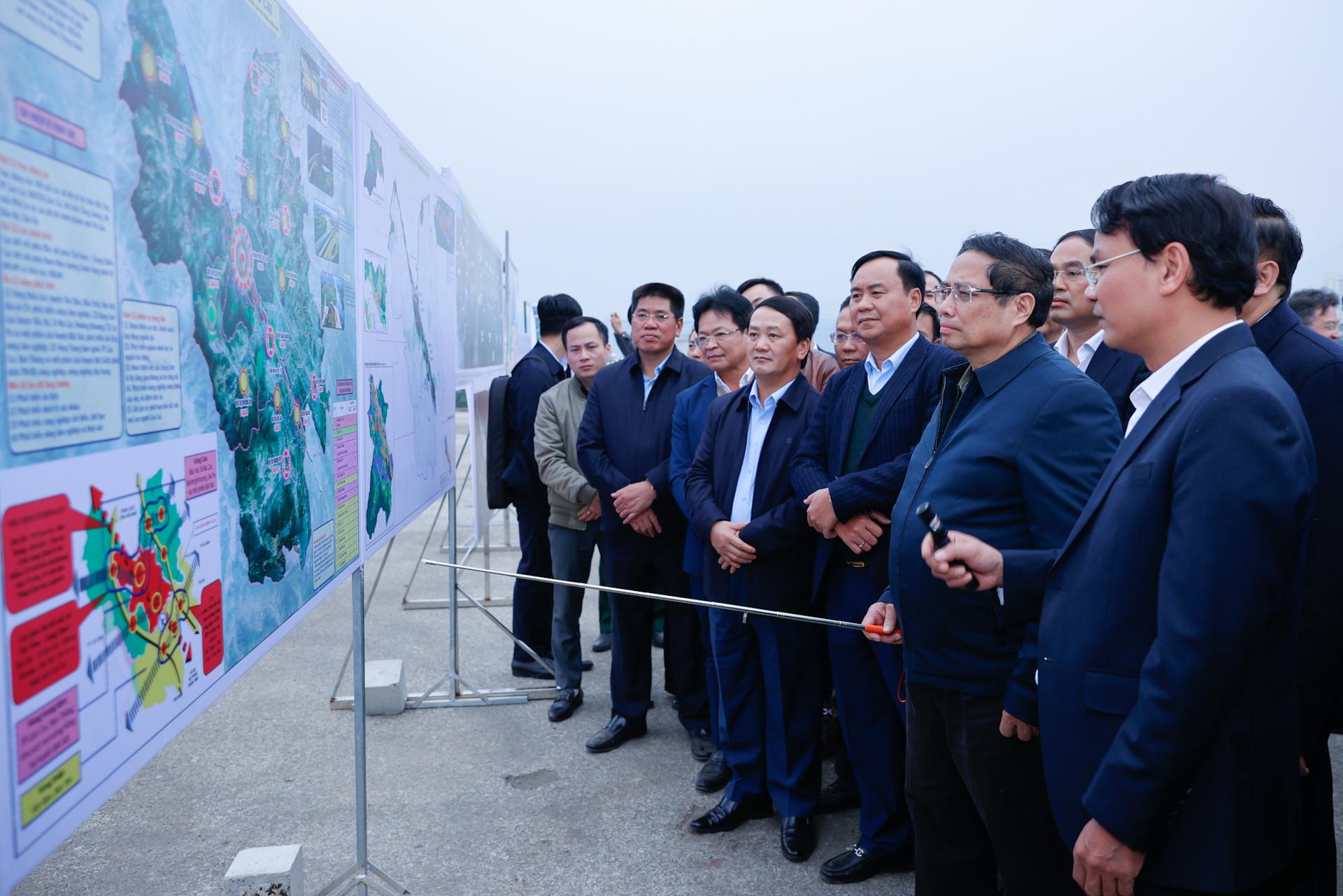 cham nhat trong 12 2025 phai khoi cong tuyen duong sat lao cai ha noi hai phong hinh 2