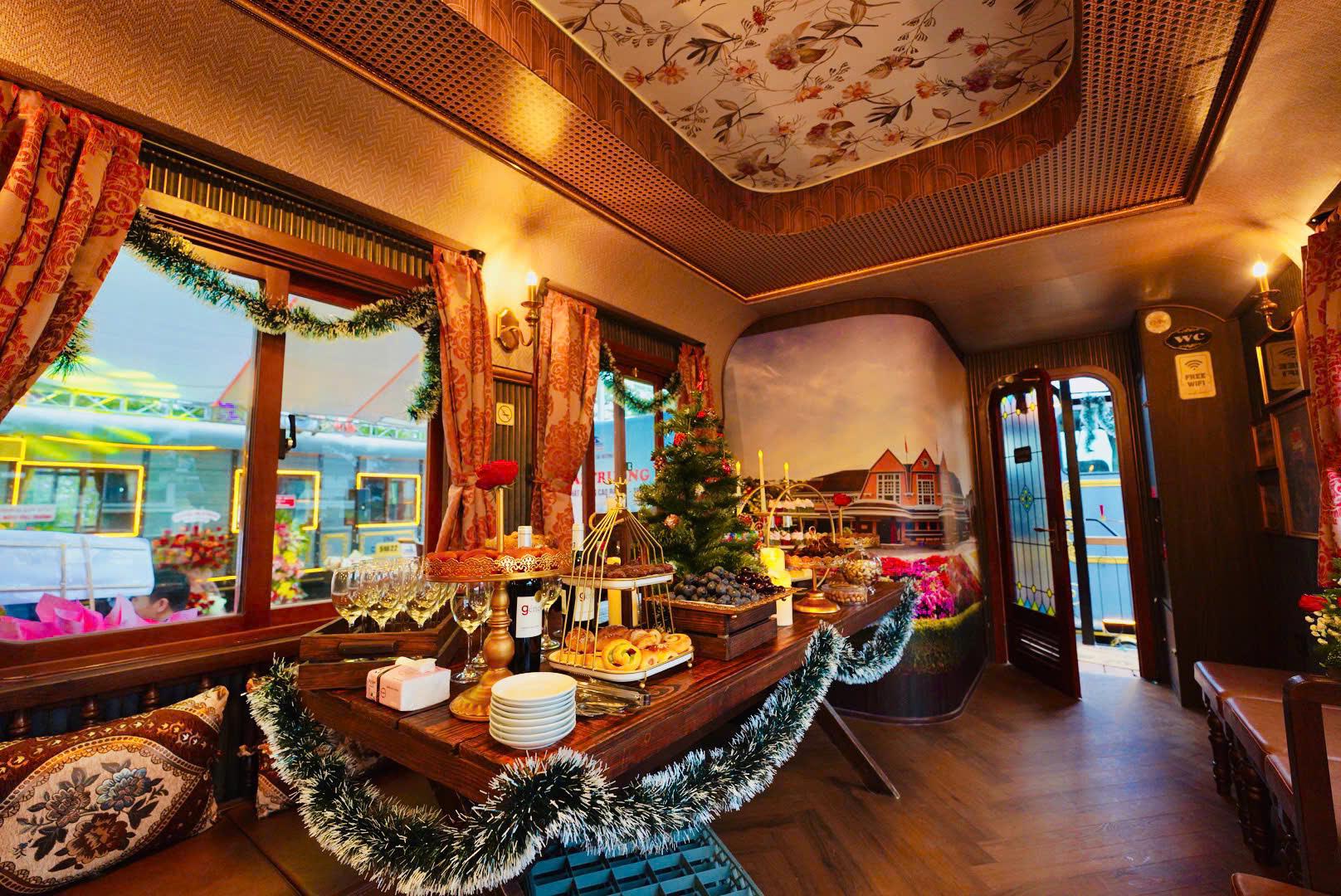 hinh anh an tuong tren doan tau hoang hau chay tuyen da lat trai mat hinh 7