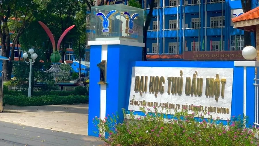 Trường ĐH Thủ Dầu Một hoàn trả 21 tỷ đồng học phí thu sai cho sinh viên