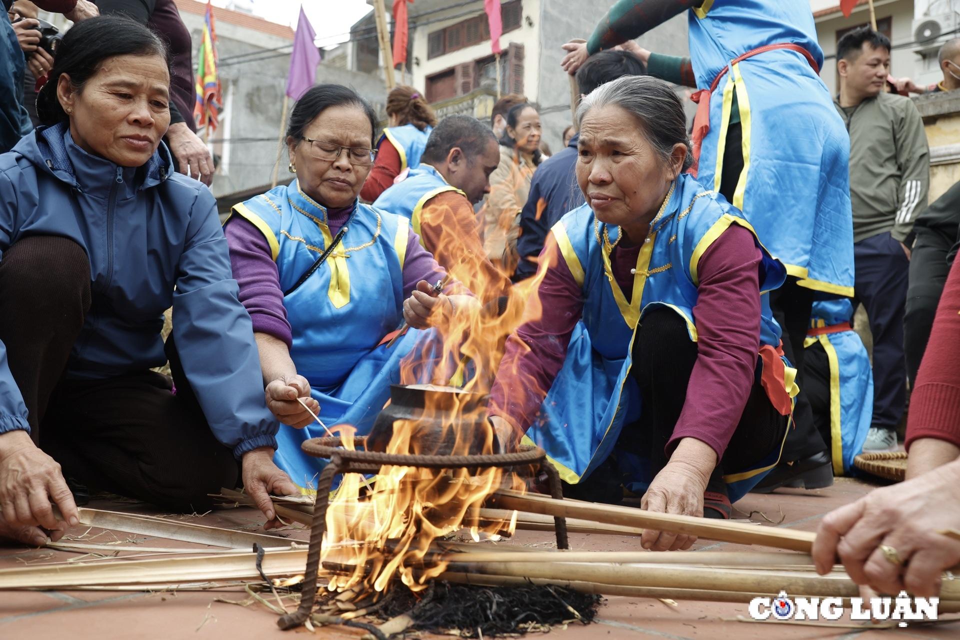 hang tram du khach tham du hoi thoi com thi lang thi cam hinh 15