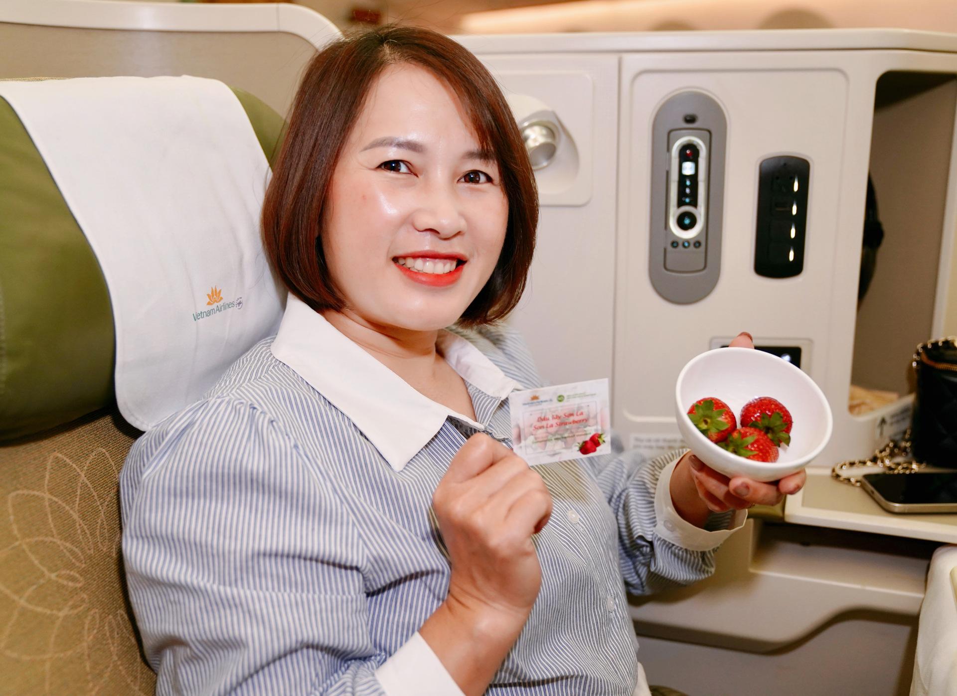vietnam airlines dong hanh cung nong san son la tren moi chuyen bay hinh 4