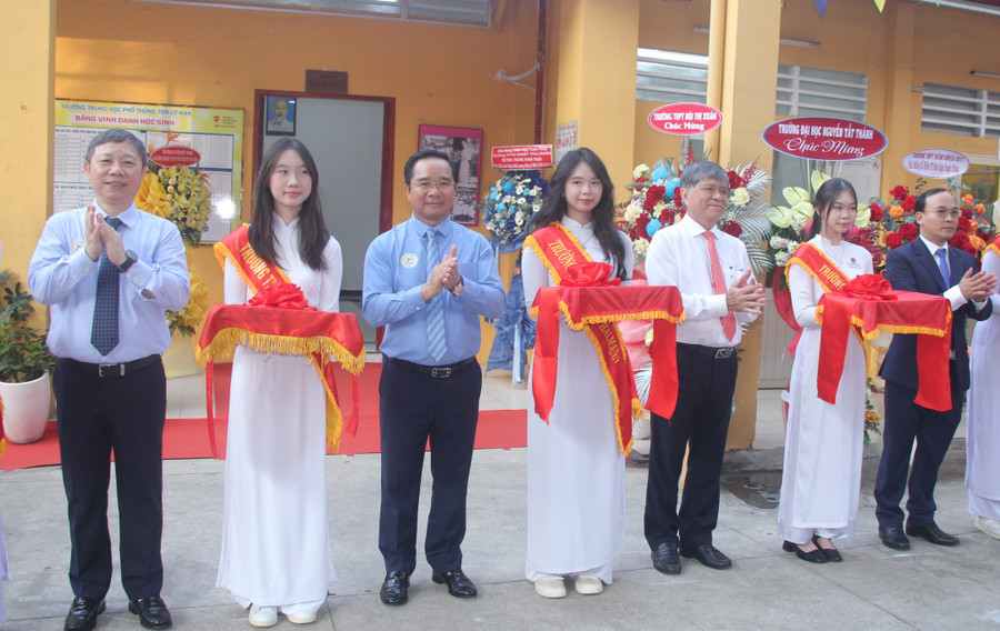 truong-ten-lo-man-1.jpg