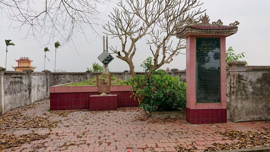 Khu mộ Tiến sĩ Nguyễn Xuân Ôn. vi-dai-khoa-tha-bi-chem-khong-chiu-nhuc-3.jpg