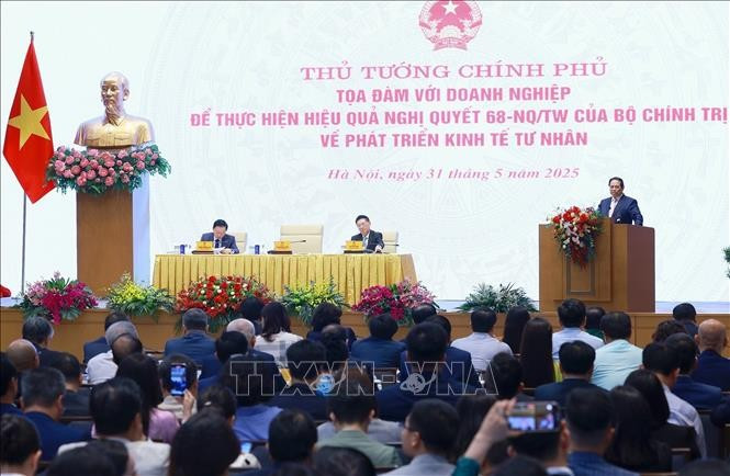 thu-tuong-pham-minh-chinh-toa-dam-voi-doanh-nghiep-ve-phat-trien-kinh-te-tu-nhan-4.jpg