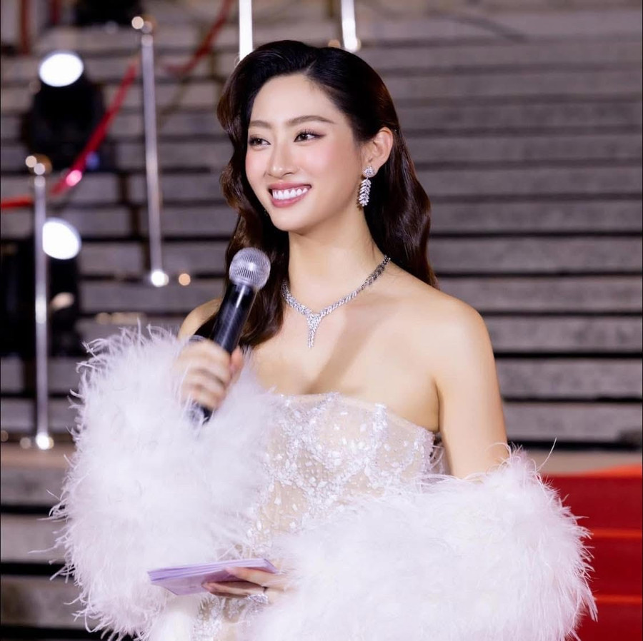 luong-thuy-linh-lam-mc-tai-asian-television-award-28th-1.jpg