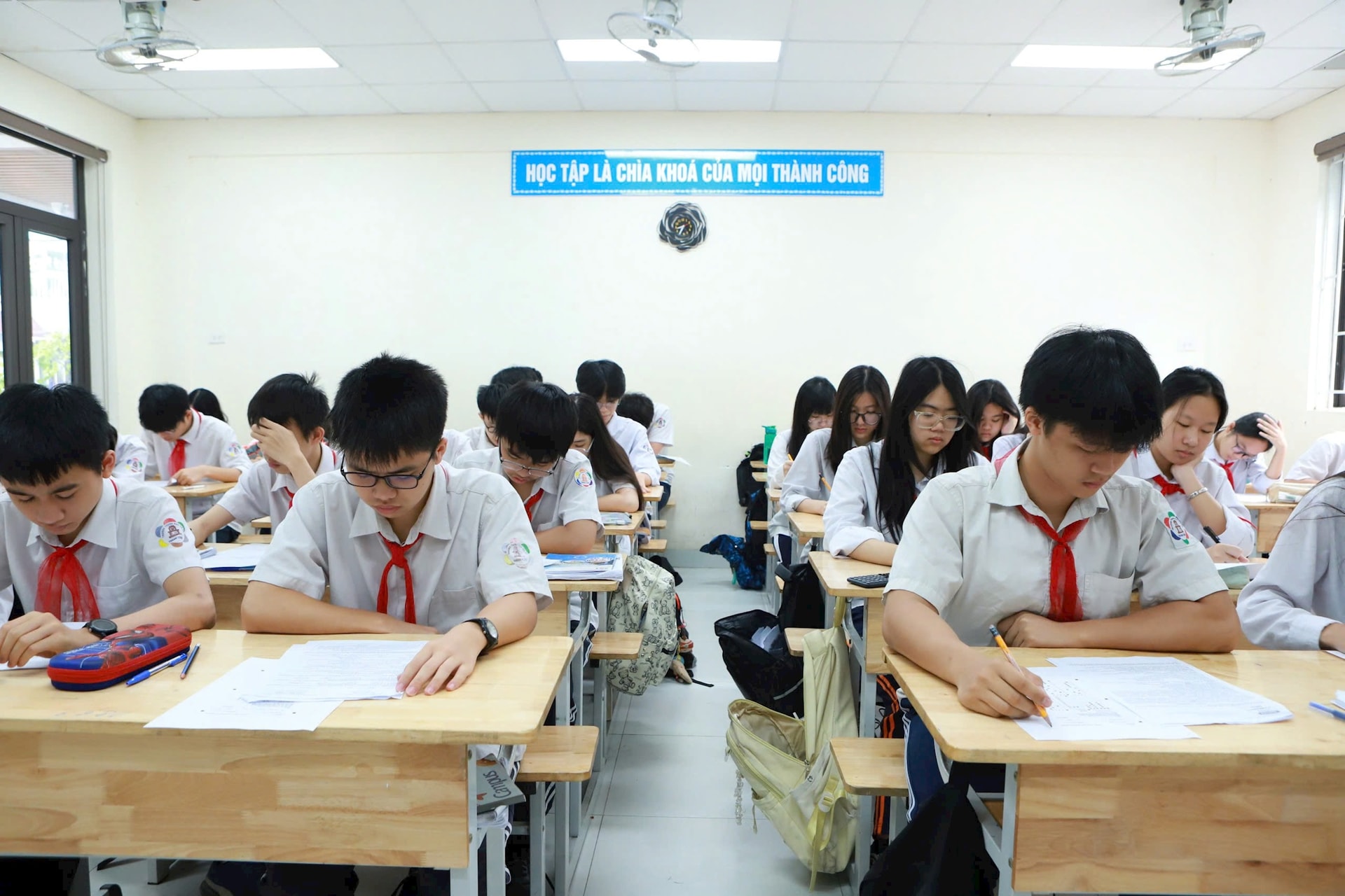 0406-thcs-thanh-cong-on-tap-lop-9-3.jpg