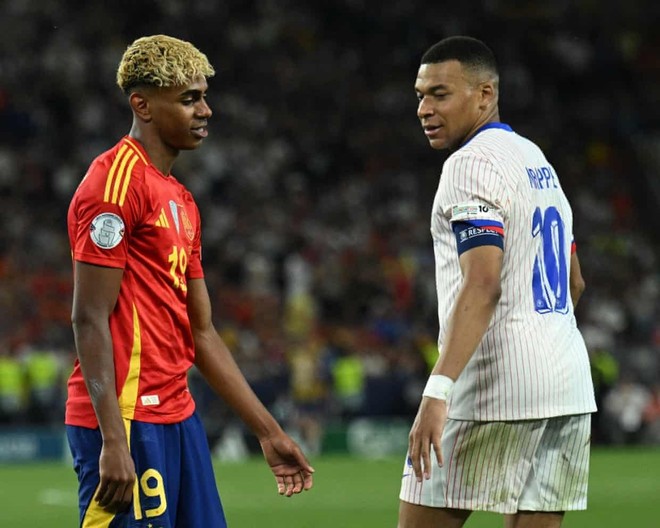 Yamal một lần nữa vượt qua Mbappe