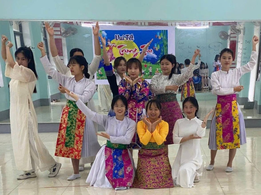 khong-chi-co-moi-truong-hoc-tap-tot-sinh-vien-con-duoc-tham-gia-nhieu-hoat-dong-van-hoa-van-nghe-de-phat-trien-ban-than.jpg