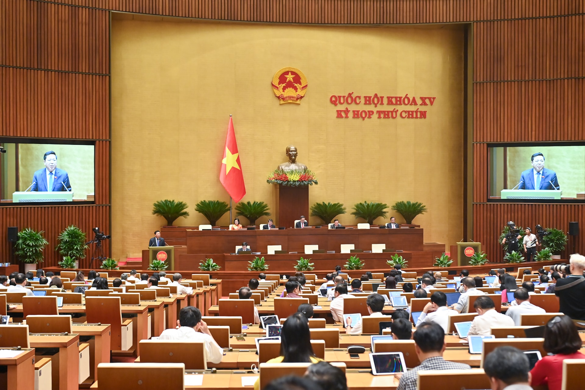 to-trinh-luat-duong-sat.jpg
