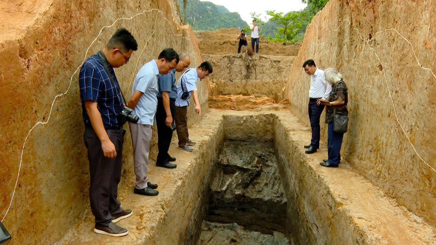 Móng, thân và lớp gia cố tường thành Dền được xây dựng theo kỹ thuật đặc trưng thế kỷ X. phat-lo-he-thong-phong-thu-kinh-do-hoa-lu-2.jpg