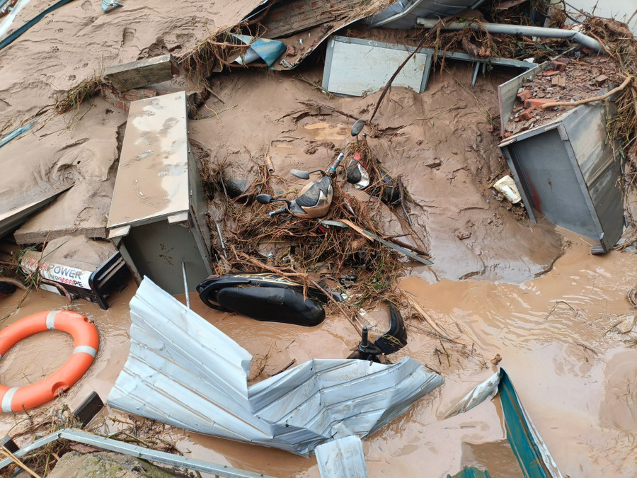 UBND xã Mỹ Lý kiến nghị UBND tỉnh Nghệ An sớm cử lực lượng hỗ trợ khắc phục hậu quả thiên tai. Trong đó ưu tiên sửa chữa nhà ở, khôi phục giao thông và các công trình thiết yếu. my-ly-6.jpg