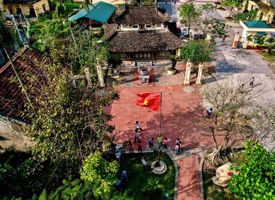 Di tích lịch sử nghè Nguyệt Viên còn thắp lên ngọn lửa hiếu học cho hậu thế.