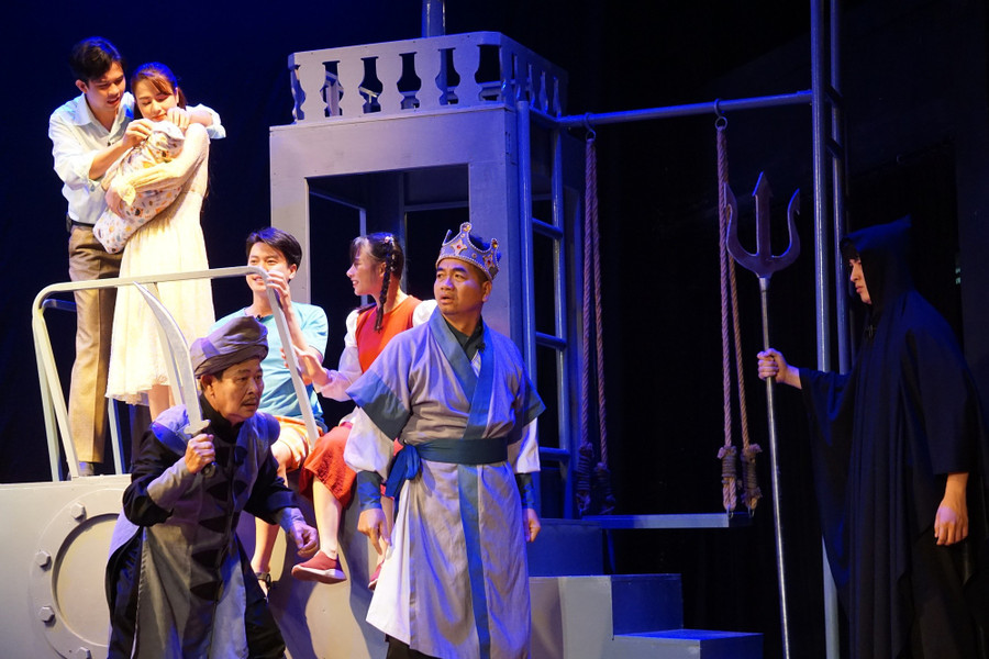 Một cảnh trong vở kịch 'Người trong cõi nhớ' của tác giả Lưu Quang Vũ. Ảnh: Bình Thanh.