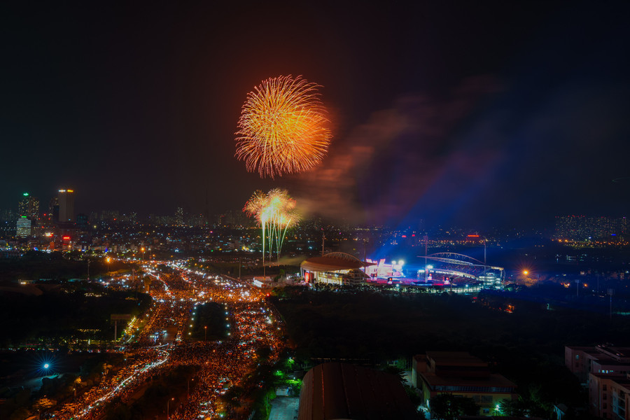 Chương trình nghệ thuật chính luận “Tổ quốc trong tim” chào mừng 80 năm Cách mạng tháng Tám và Quốc khánh 2/9 khép lại bằng màn pháo hoa mãn nhãn. dsc04368.jpg