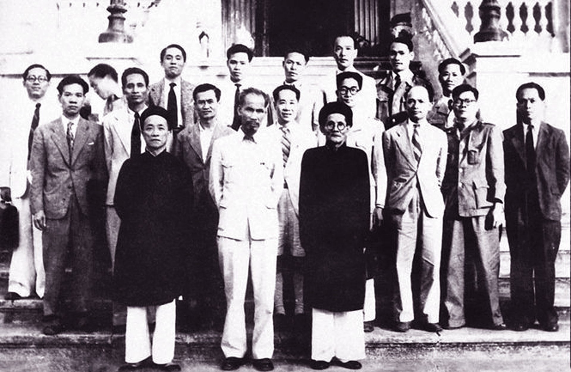 huynh-thuc-khang.jpg