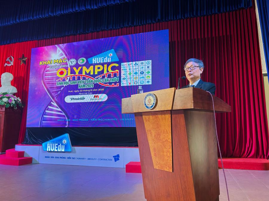 GS.TS Trần Lê Bình, Chủ tịch Hội các ngành Sinh học Việt Nam phát biểu. gsts-tran-le-binh.jpg