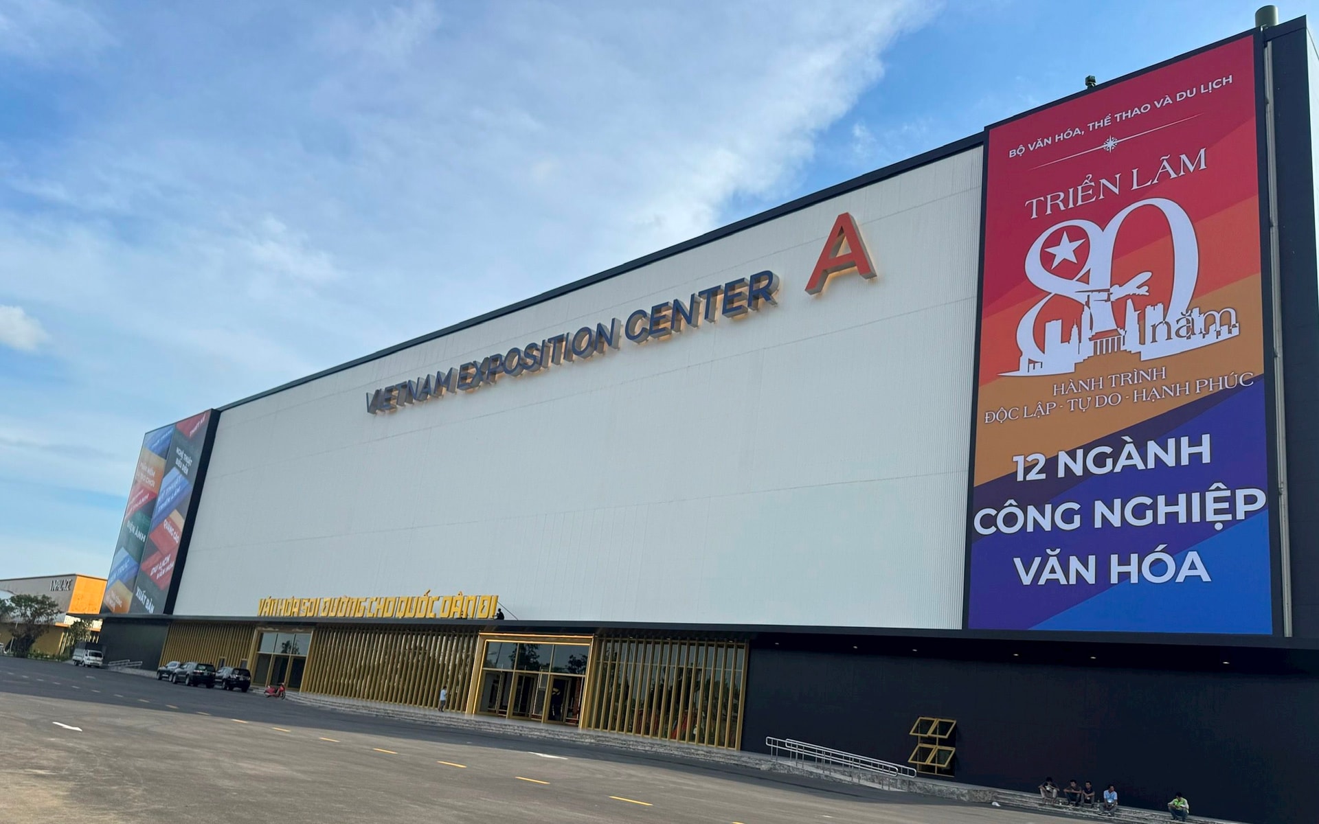 Không gian trưng bày 12 ngành Công nghiệp văn hoá. Ảnh: T.Tr