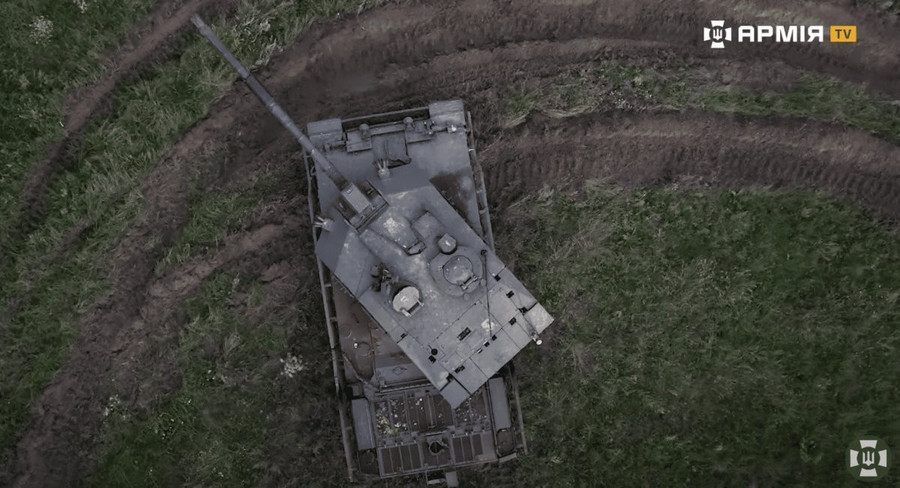 Xe tăng Challenger 2 tồn tại bền bỉ đến ngạc nhiên sau 2 năm chiến đấu