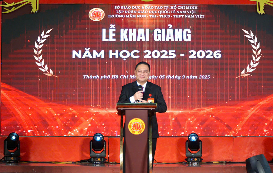 Ông Nguyễn Đức Quốc, Chủ tịch Tập đoàn Giáo dục Quốc tế Nam Việt. khai-giang-nam-viet.jpg