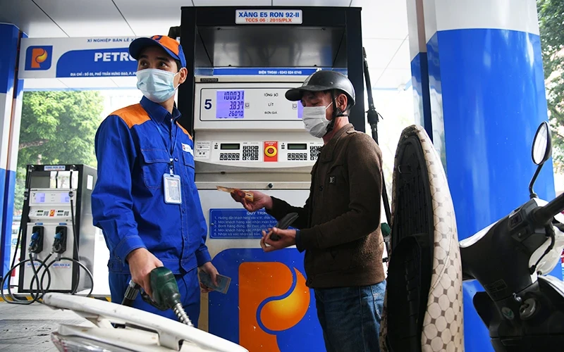 Giá xăng dầu hôm nay 9/9: Giá xăng dầu trong nước và thế giới đồng loạt tăng