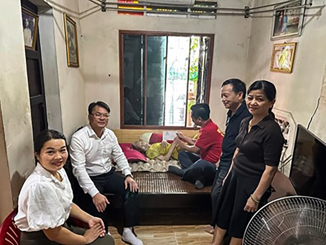 Đoàn thăm hỏi và tặng quà Mẹ Việt Nam Anh hùng Nguyễn Thị Phước. Đoàn thăm hỏi và tặng quà Mẹ Việt Nam Anh hùng Nguyễn Thị Phước.